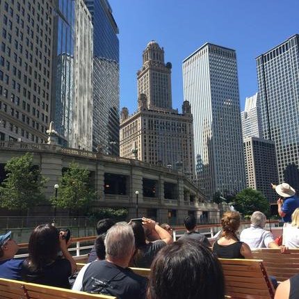 architectural-gems-on-the-chicago-river-photo_1